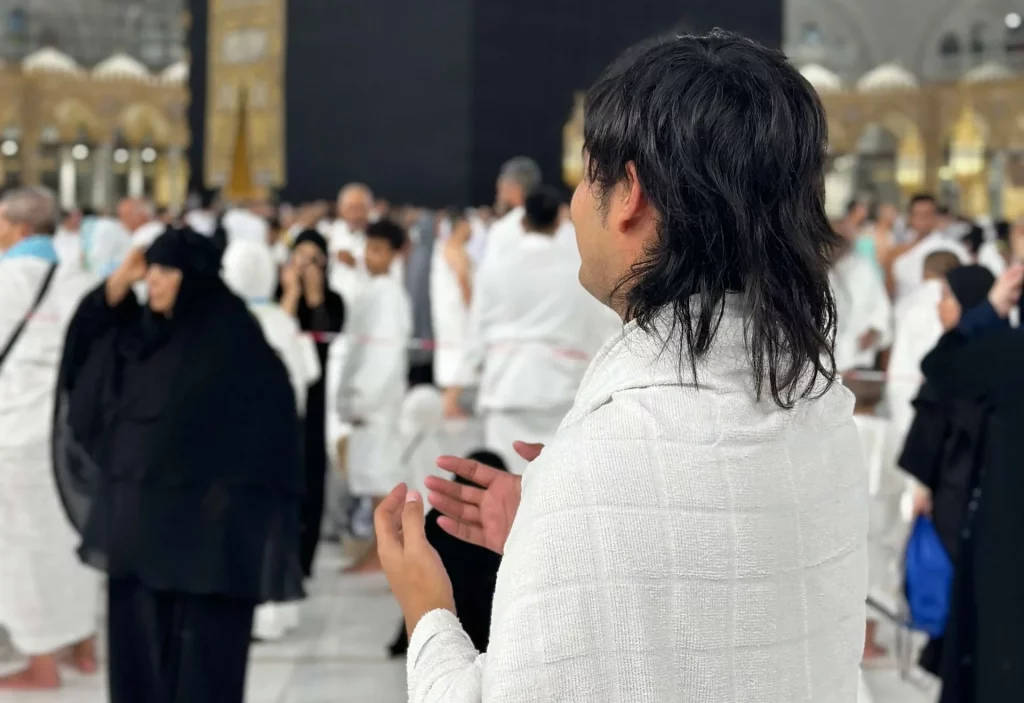Jamah Umroh Travel Saudaraku Berdoa pada Tempat Mustajab di Makkah