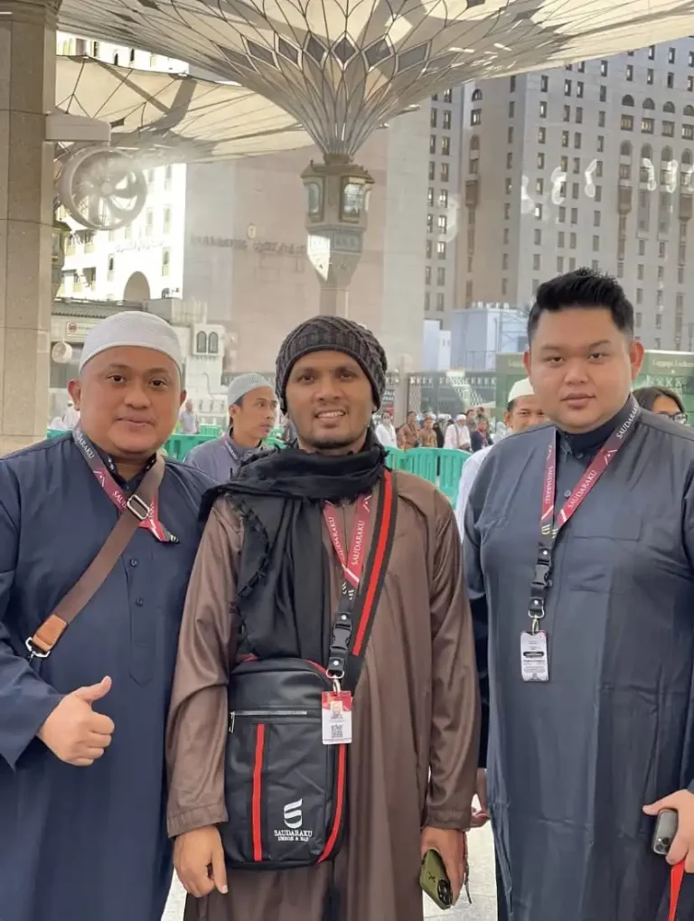 Umroh Ustadz Hanan Attaki bersama Saudaraku Travel