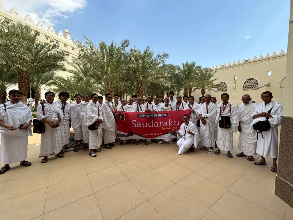 Foto Bersama Jamaah Umroh Arbain Saudaraku