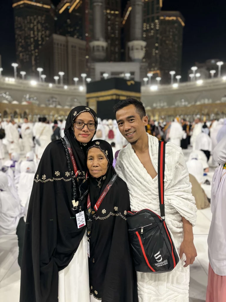 Foto Bersama Jamaah Umroh Haji Saudaraku (1)