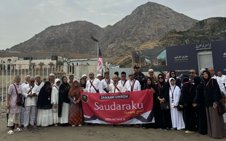 Foto Bersama Jamaah Umroh Haji Saudaraku (8)