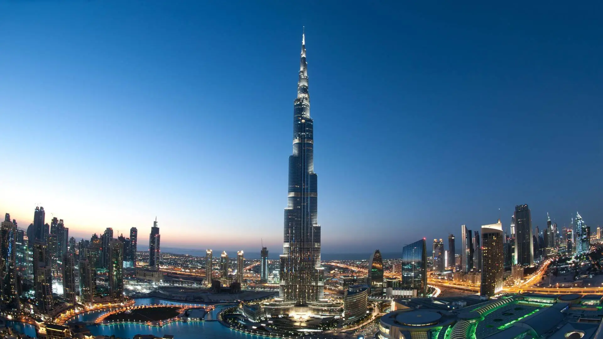Burj Khalifa - Destinasi Umroh Plus Dubai