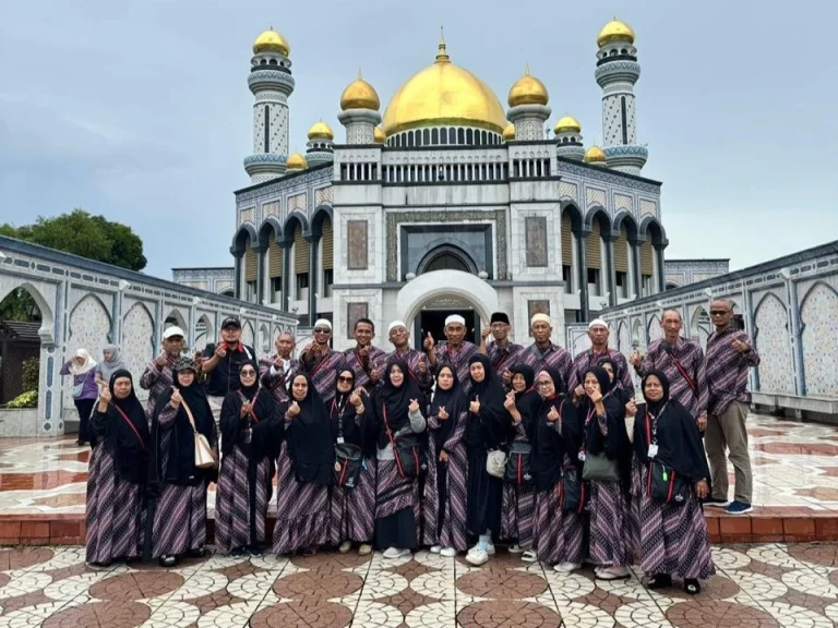 Foto bersama umroh plus brunei
