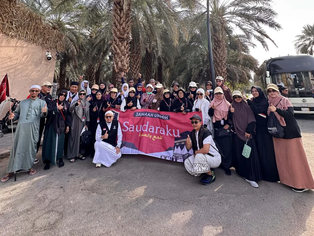 Foto bersama Jamaah Umroh Saudaraku Travel