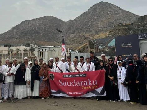 Foto Bersama Jamaah Umroh Haji Saudaraku (8)