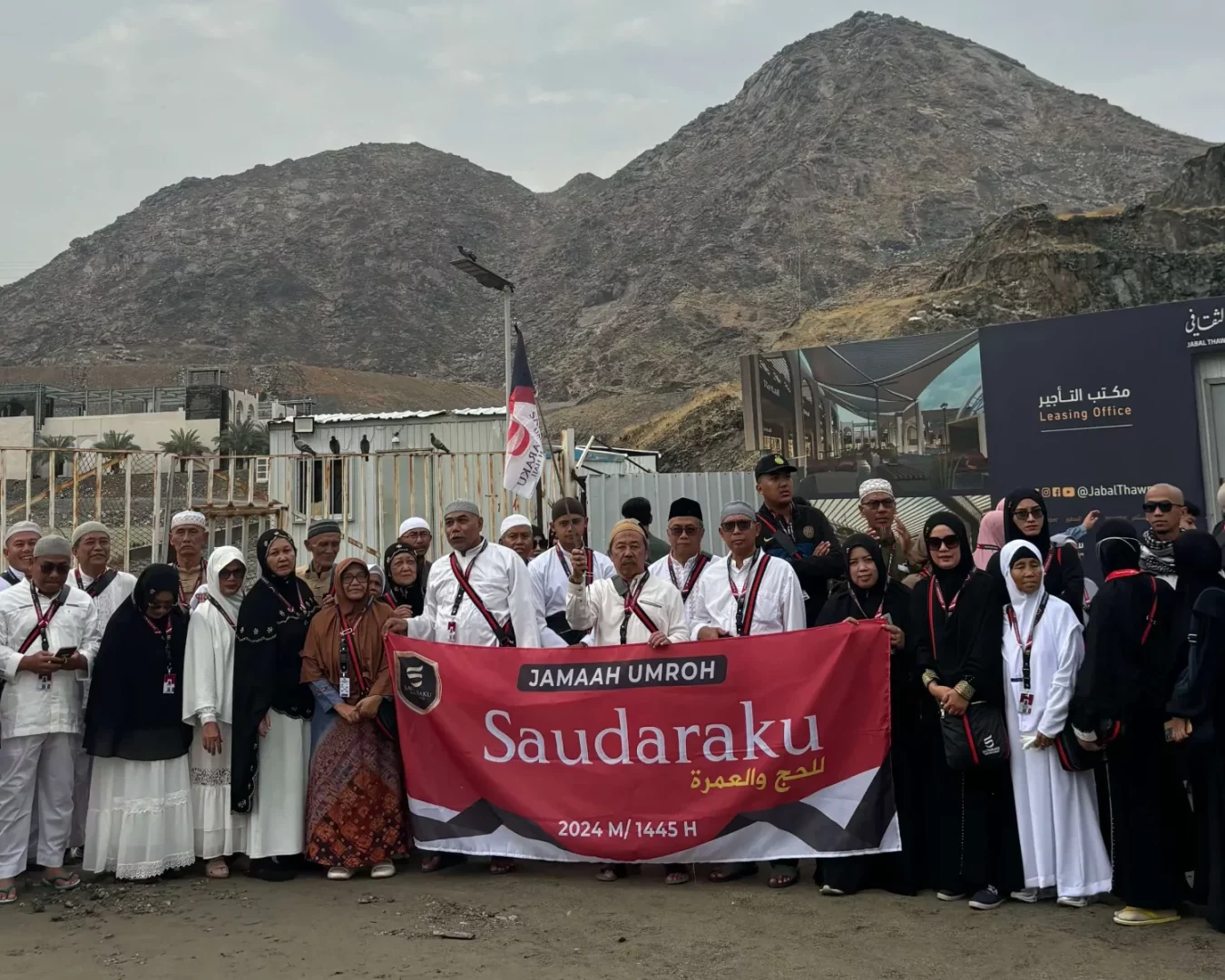 Foto Bersama Jamaah Umroh Haji Saudaraku (8)