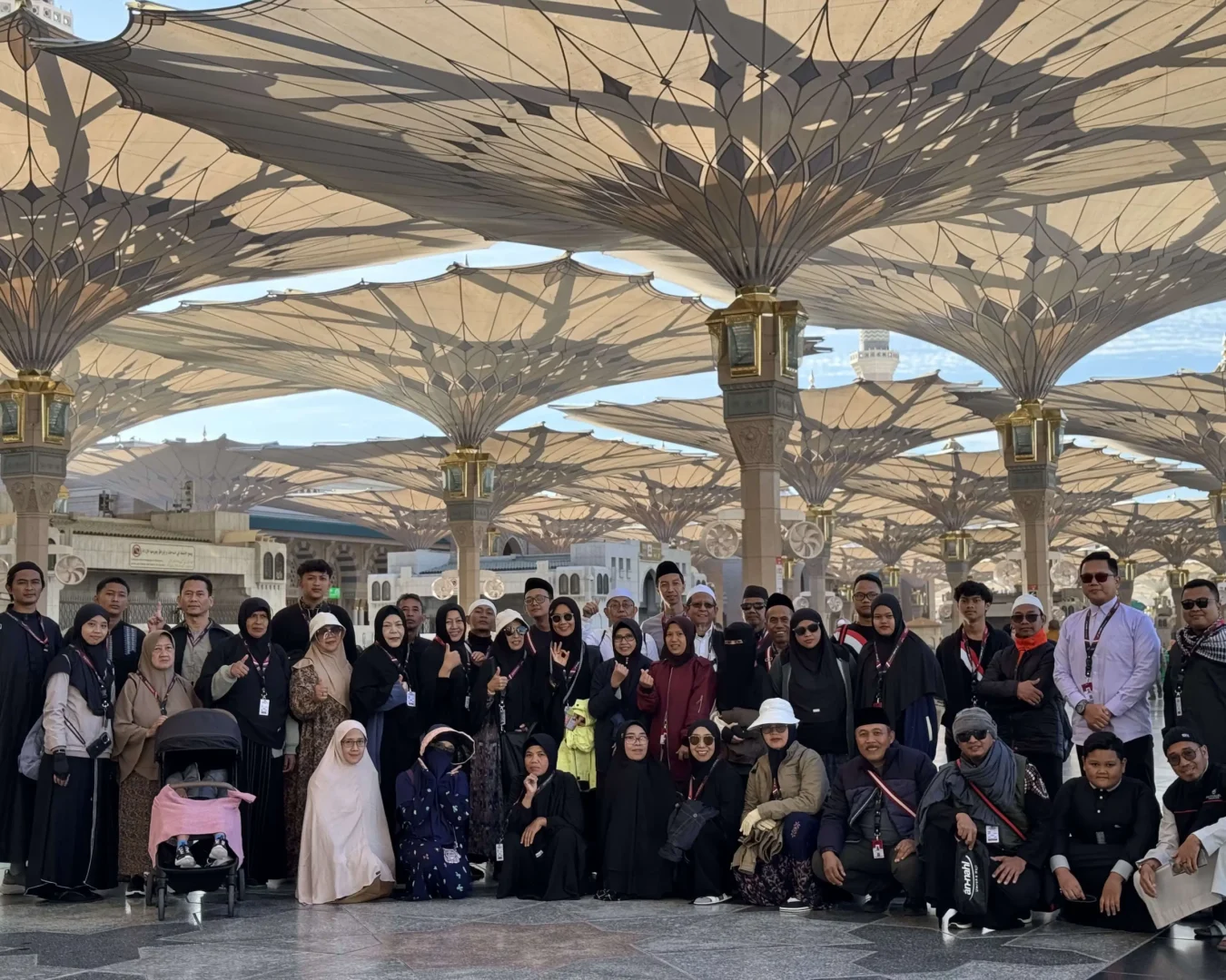 Foto Bersama Jamaah Umroh Saudaraku (2)