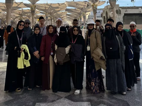 Foto Bersama Jamaah Umroh Saudaraku (3)