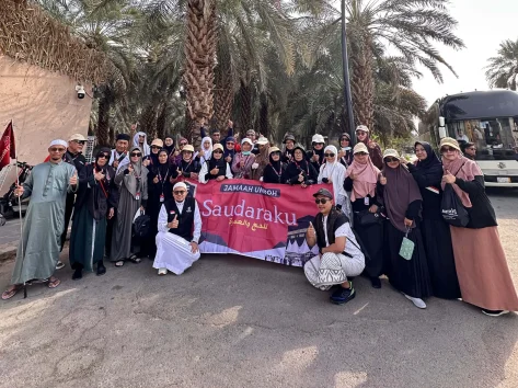 Foto bersama Jamaah Umroh Saudaraku Travel