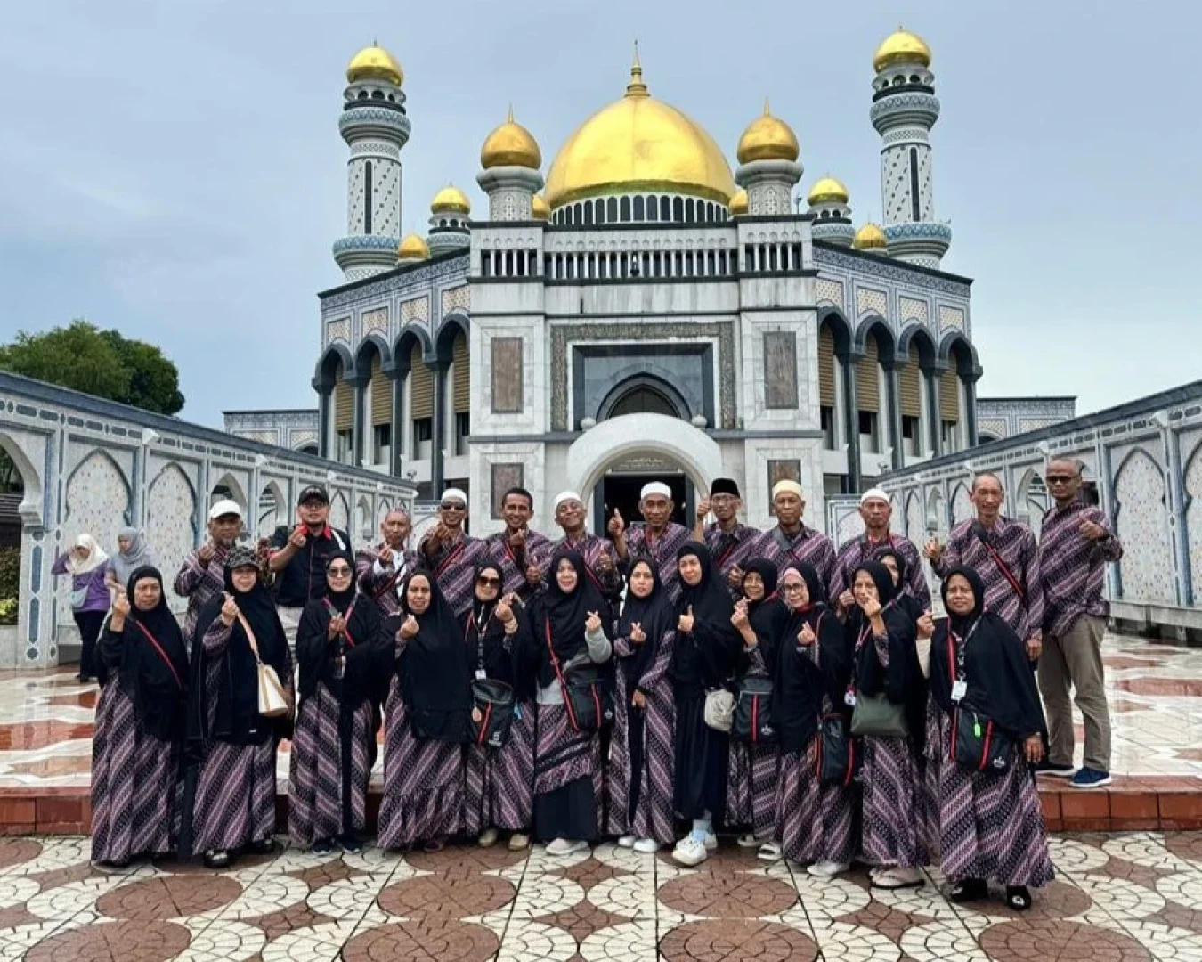 Foto bersama umroh plus brunei